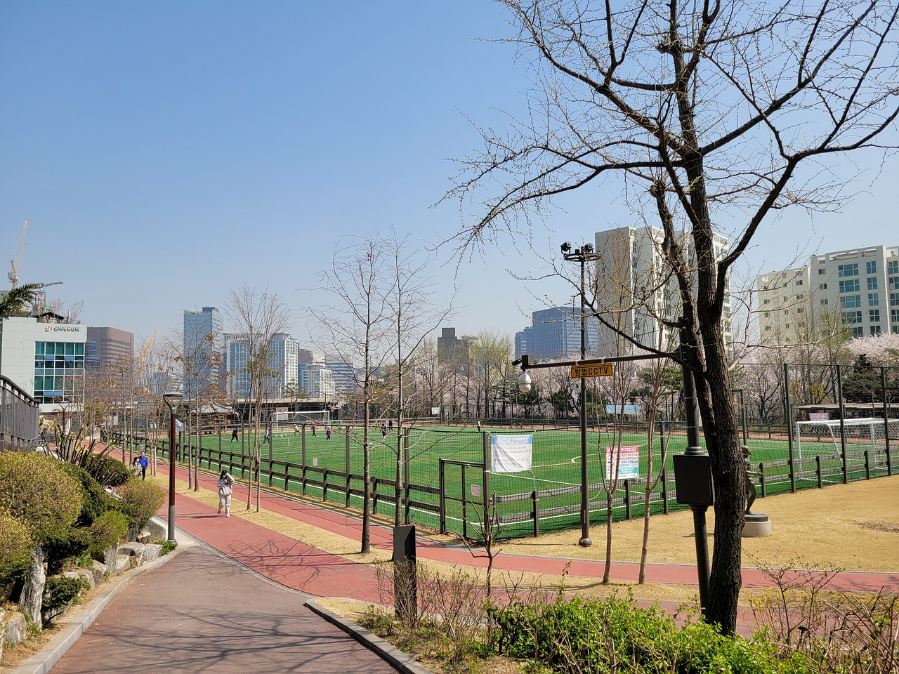 尤其是在季